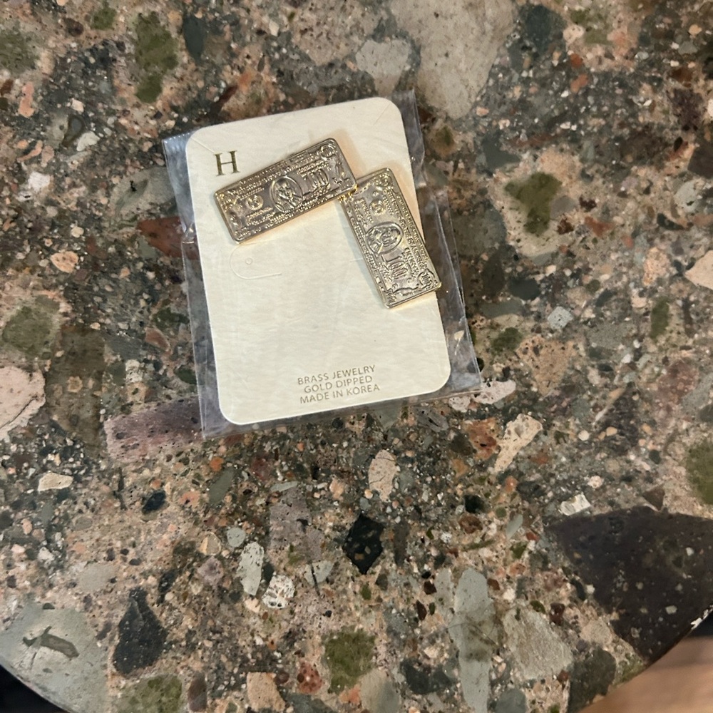 Gold Rectangular Earrings - image 1